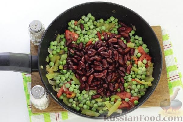 Филе трески с фасолью, горошком и овощами (в духовке)