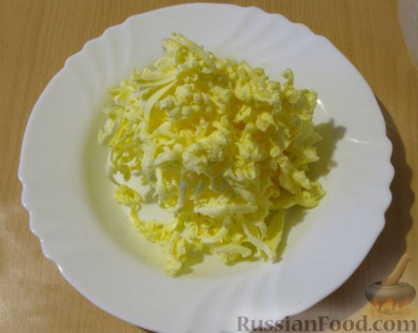 Маффины с изюмом, клюквой и миндальной крошкой