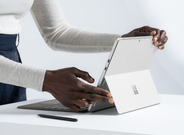 Microsoft анонсировала новые планшеты и ноутбуки Surface