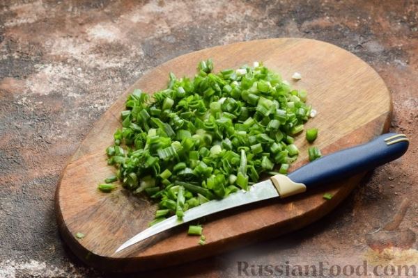 Заливной пирог с тюлькой и зеленью