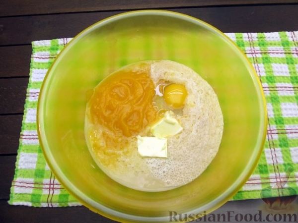 Тыквенные пампушки с чесноком и зеленью