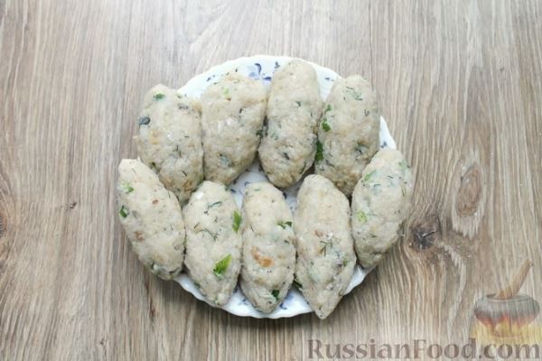 Жареные рыбные котлеты с рисом